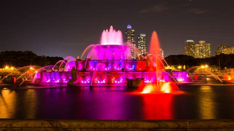 Buckingham Fountain At Night Free Stock Photo - Public Domain Pictures