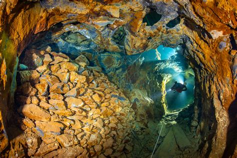 Opal Mine Cave Diving - Hollis