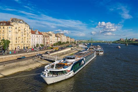 Budapest and river Danube - New Horizons Travel