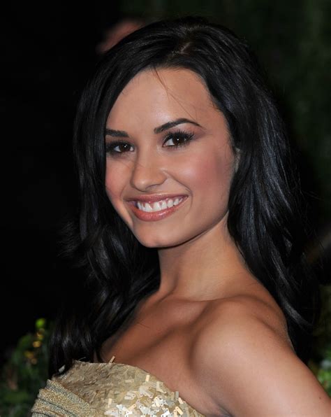 a new life hartz: Demi Lovato