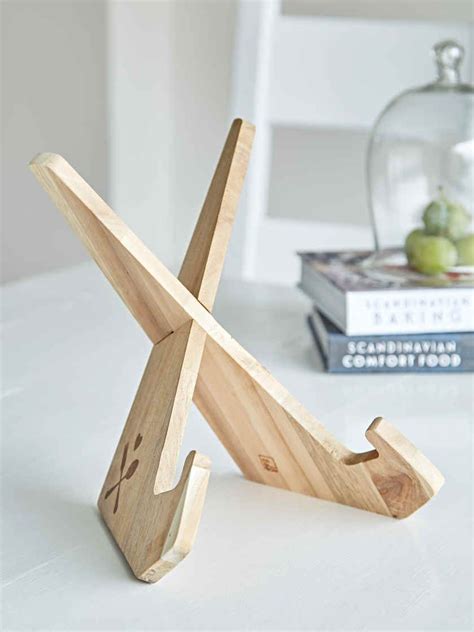 Wooden Cook-Book Holder | Beginner woodworking projects, Wood crafts, Woodworking projects diy