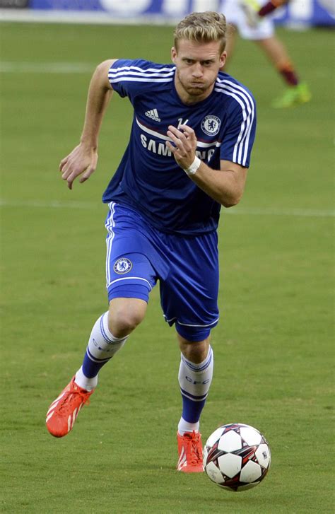 File:André Schürrle Chelsea vs AS-Roma 10AUG2013.jpg - Wikimedia Commons