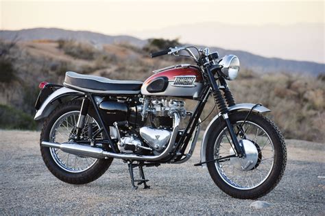 1962 Triumph Bonneville - Motorcycle Classics