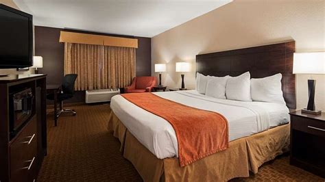 BEST WESTERN FLORA INN $92 ($̶1̶2̶0̶) - Prices & Hotel Reviews - IL