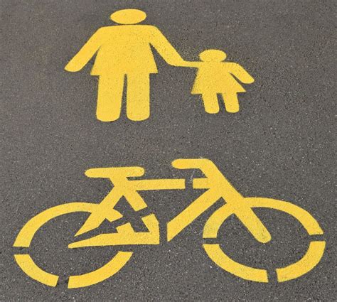 Pedestrian and bicycle road signs - Dover Kent MPO