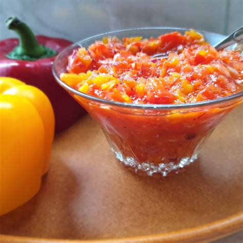 Easy sweet pepper relish - no cooking required - Foodle Club