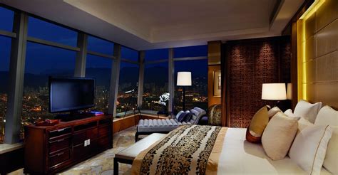 Luxury Hotels in Hong Kong | Travel.Luxury