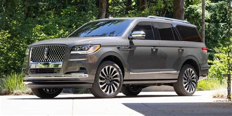 2023 Lincoln Navigator Review, Pricing, and Specs