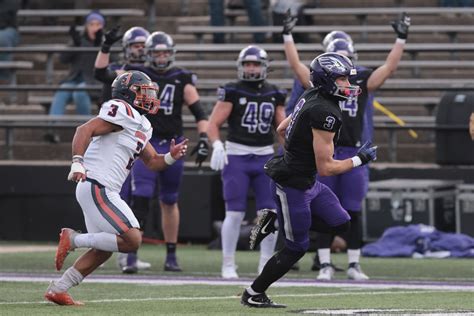 UW-W Football Defeats Wheaton to Advance to NCAA Quarterfinal - Whitewater Banner