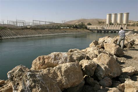 How Mosul Dam Allows the Islamic State to Inflict Water Torture on Iraq | IBTimes UK