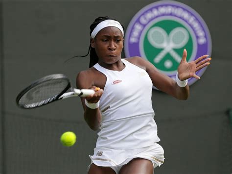 Coco Gauff, just 15, shocks 5-time champ Venus Williams, 39, at ...