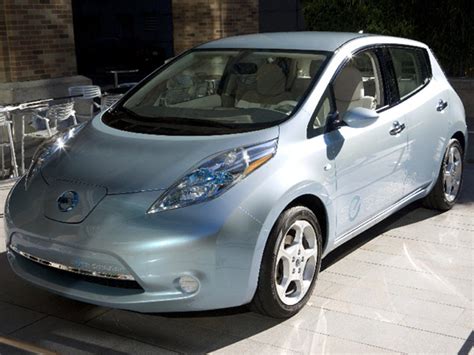 Nissan Leaf hands-on - CNET