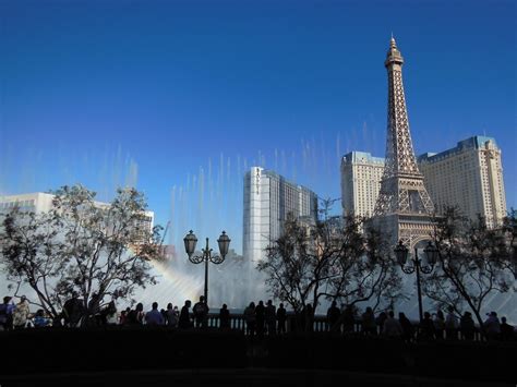 DSCN0324 | Bellagio fountains and a view of Paris in Las Veg… | Flickr