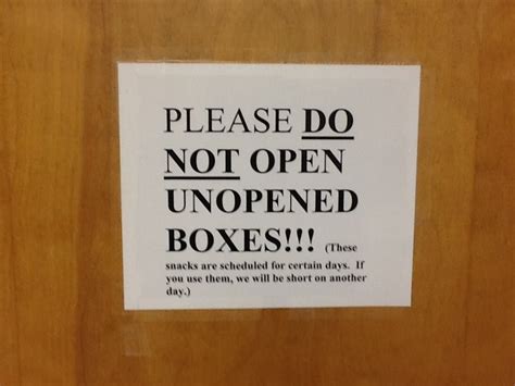 25 Hilarious Office Signs People Have Seen At Their Workplace - Bouncy Mustard