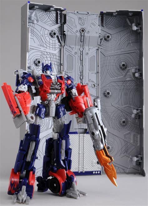 Optimus Prime with MechTech Trailer - Transformers Toys - TFW2005