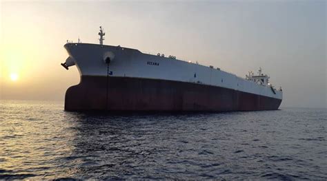 World’s biggest oil tanker starts 12,400-Mile trip to fuel-storage zone ...