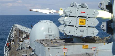 Type 22 frigate HMS Cornwall fires a Sea Wolf missile [1800x876 ...