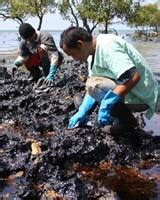 Massive Philippines Oil Spill Raises Health Fears