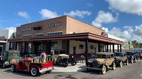 Ford's Garage opens restaurant in Florida dealership, plans for more