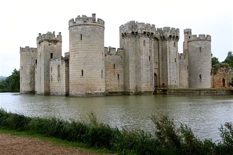 Bodiam Castle | | Alluring World