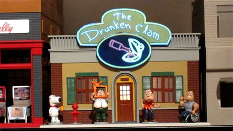 Drunken Clam bar in O scale - YouTube