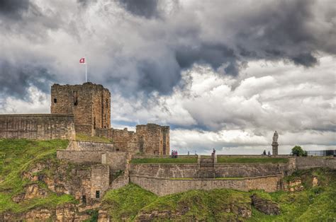 Tynemouth Castle by Chris Vincent / 500px