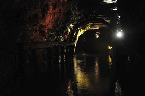 Photo Gallery | Lockport Cave & Underground Boat Ride