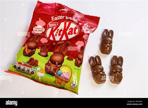 Packet of Kitkat Easter chocolate bunnies Stock Photo - Alamy