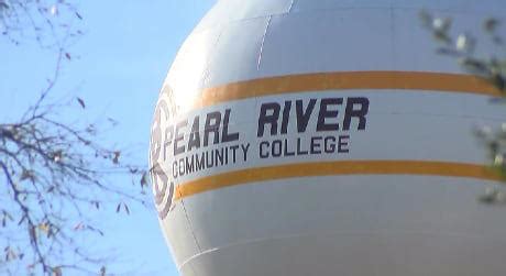 PRCC financial aid administrators say students should delay filling out FAFSA