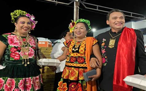 Muxes celebran 47 años de Diversidad Sexual en Juchitán | Aristegui Noticias