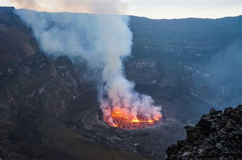 Mount Nyiragongo - volcano with lava lake | Wondermondo