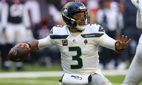 Russell Wilson trade: Seahawks agree to trade QB to Broncos