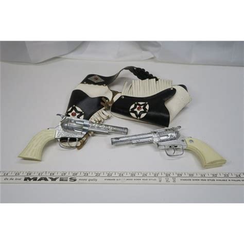 Toy Guns & Holster, Vintage Ex Condition - Schmalz Auctions