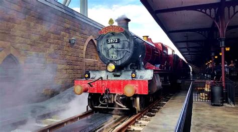 Harry Potter fans, grab your golden ticket to work at the real-life Hogwarts Express ...