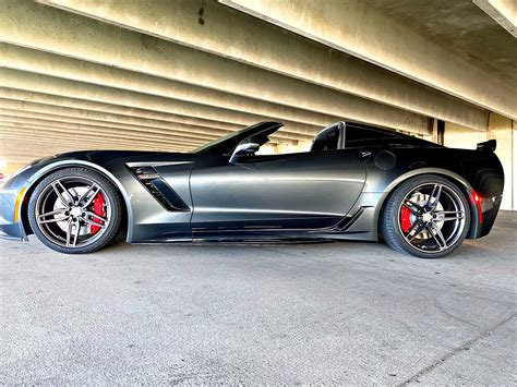 Corvette C7 Stingray with VR Forged D10 Wheels in Gunmetal - Vivid Racing News