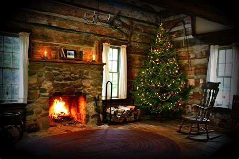 Rustic Christmas | Cabin christmas, Rustic christmas, Traditional christmas tree