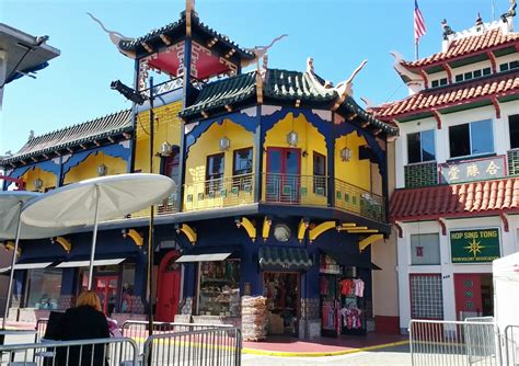 Christmas in colorful Chinatown is a Los Angeles tradition - LA City Pix