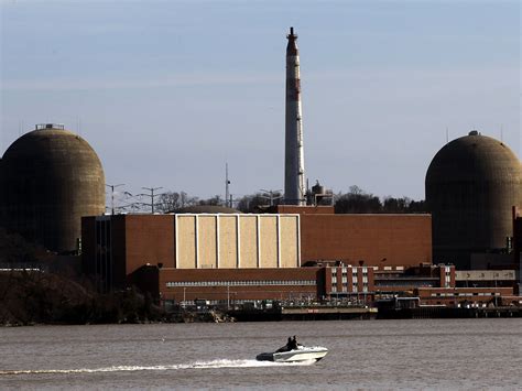 Indian Point nuclear plant called "disaster waiting to happen" - CBS News