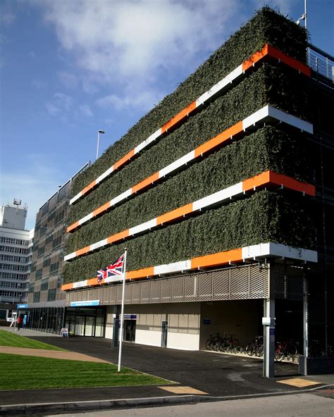 Multi-Storey Car Parks - Sustainable parking with plants