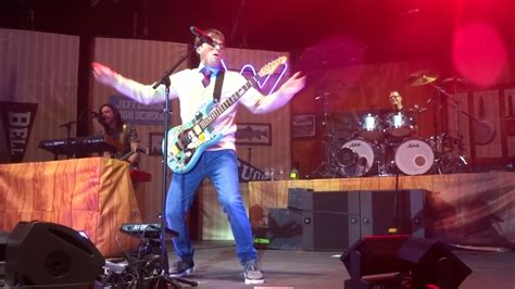 Weezer - Pork And Beans Live in The Woodlands / Houston, Texas - YouTube