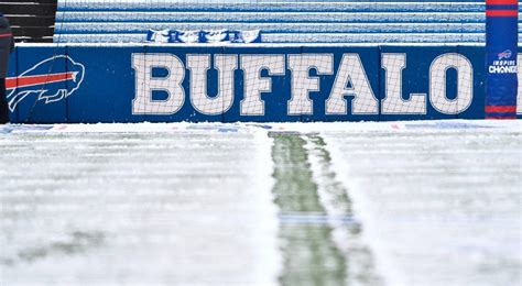 Bills can't practise as storm wallops Buffalo, might have to snowmobile ...