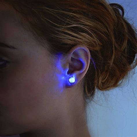 10 Hi-Tech Earrings You Need in Your Life | Notilizer