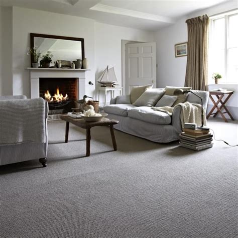 Living Room Carpet Ideas 16 | Grey carpet living room, Living room carpet, Round carpet living room