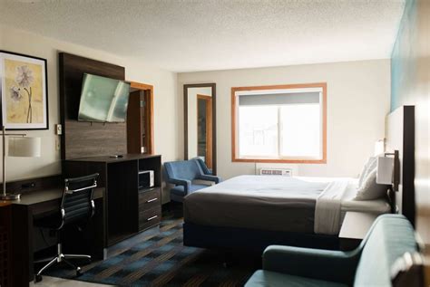 Travelodge by Wyndham Escanaba Escanaba, Michigan, US - Reservations.com