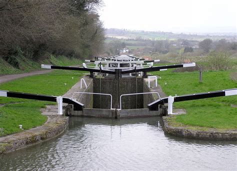 7 of the World's Most Impressive Canal Locks