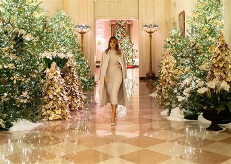 Melania Trump Unveils Gorgeous White House With Christmas Theme The ...