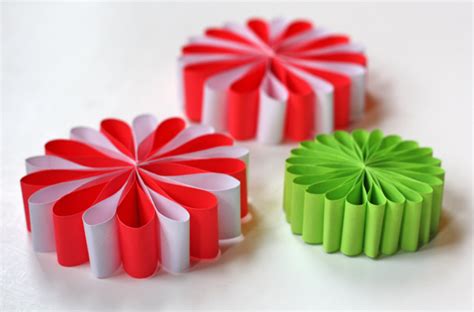 DIY Paper Christmas Ornaments | Madame Bonbon | Madame Bonbon shares ...