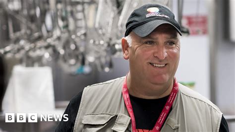 José Andrés: The TV chef who fed Puerto Rico - BBC News