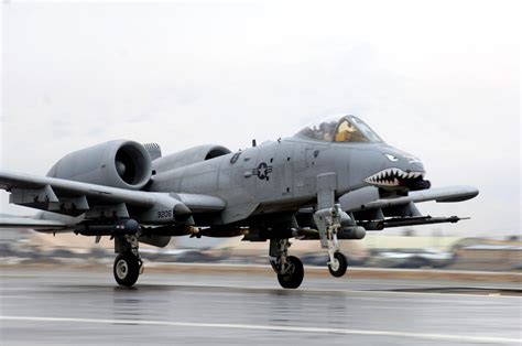 Archivo:A-10 Thunderbolt II taking off at Bagram Air Base.jpg ...