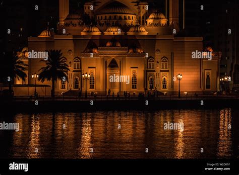 Al Noor Mosque, Sharjah at night Stock Photo - Alamy